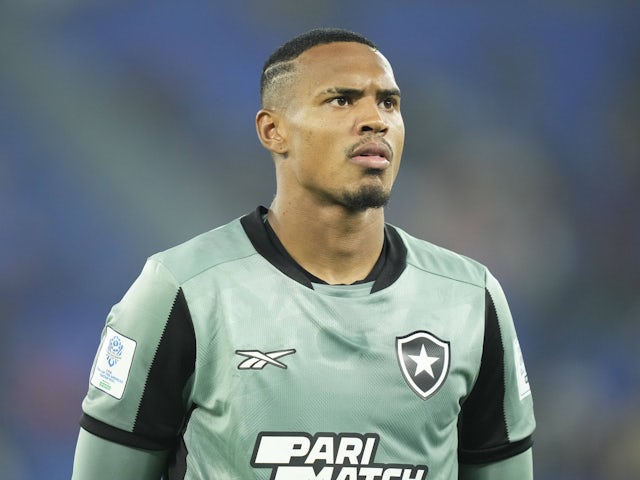 Man United, Spurs to battle for Botafogo goalkeeper in January?