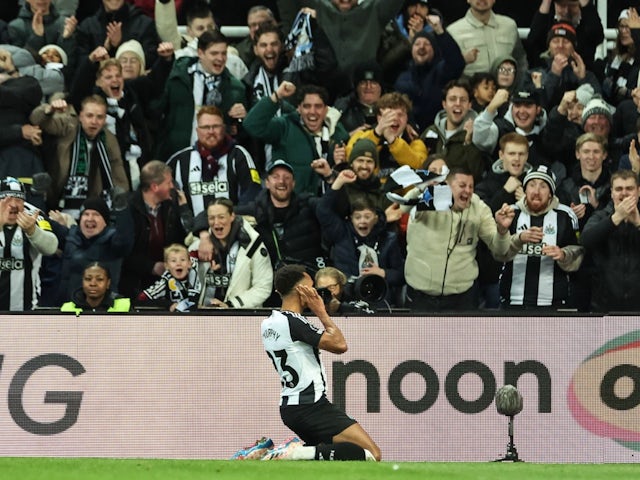 Jacob Murphy celebrates after scoring for Newcastle United on December 14, 2024