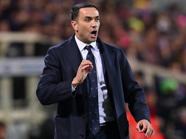 Fiorentina coach Raffaele Palladino on December 1, 2024