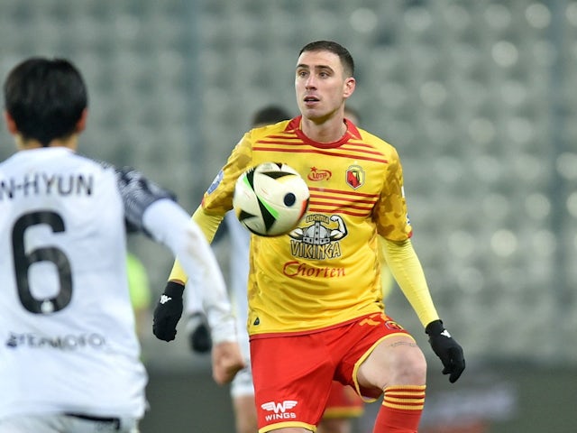 Adrian Dieguez of Jagiellonia Bialystok on December 8, 2024