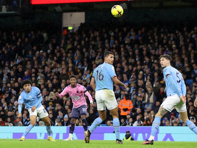 Everton's Demarai Gray scores against Manchester City on December 31, 2022