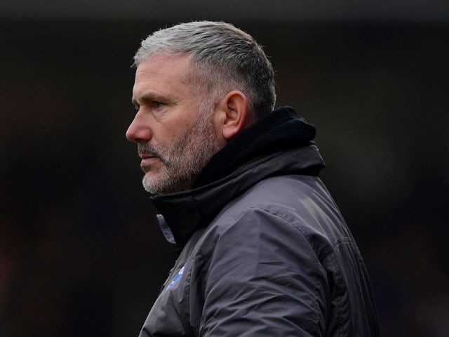 Kelvin Davis, manager of Eastleigh, during his side's National League match against Yeovil Town, on December 26, 2024