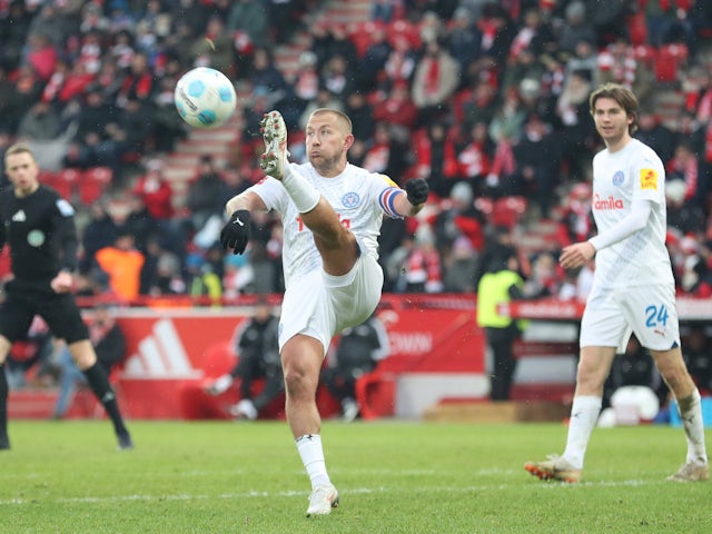 Lewis Holtby of Holstein Kiel on January 4, 2025