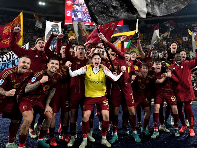 Roma celebrate winning the Rome derby on January 5, 2025