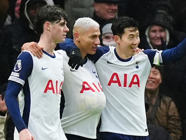 Tottenham Hotspur's Richarlison, Son Heung-min and Archie Gray celebrate on January 26, 2025