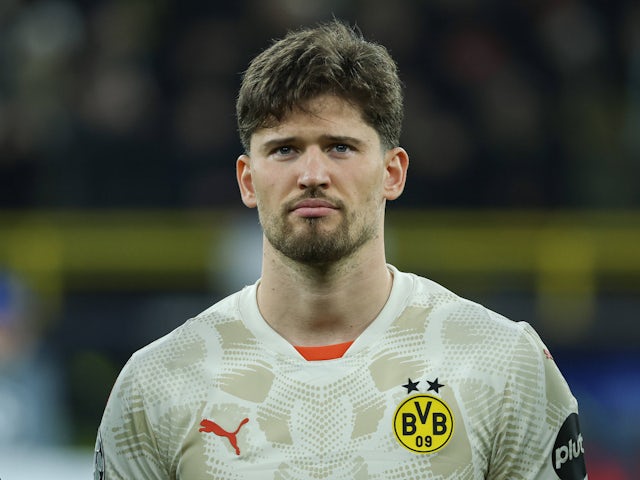 Borussia Dortmund goalkeeper Gregor Kobel pictured on January 29, 2025