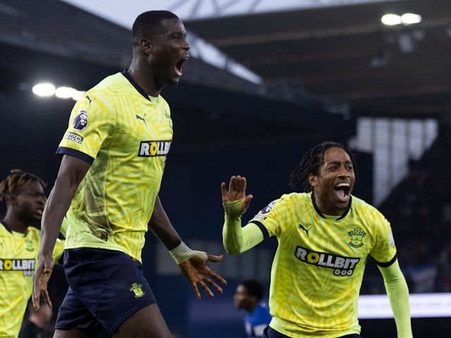 Southampton's Paul Onuachu and Kyle Walker-Peters celebrate on February 1, 2025