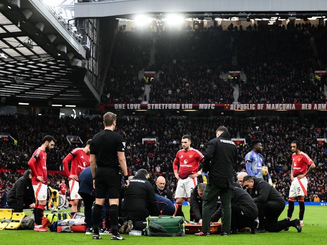 Manchester United defender Lisandro Martinez suffers an injury against Crystal Palace on February 2, 2025