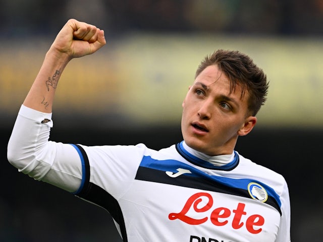 Hojlund 2.0? Man United, Arsenal 'make contact' over move for Serie A top scorer