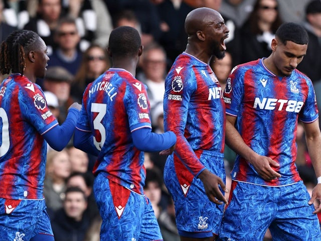 Crystal Palace celebrate Joachim Andersen's own goal during their clash against Fulham, on February 22, 2025