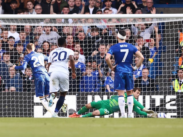 Chelsea's Cole Palmer misses a penalty on March 9, 2025